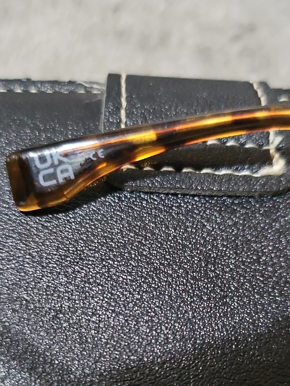 Gap Womens Aviator Designer Sunglasses With Case
